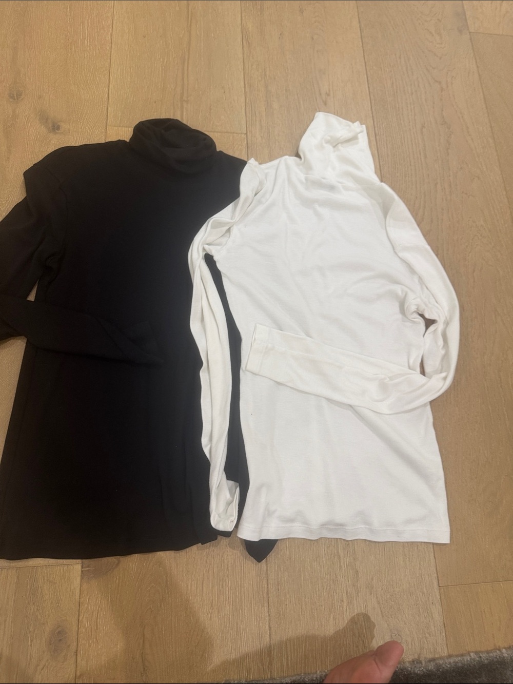 Splendid Women's Long Sleeve Turtleneck Top - Black & White